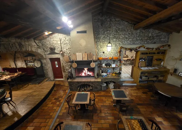 Le Moulin De La Pipe - Logis Hotel Restaurant